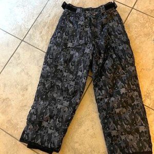 Boys snow pants in S